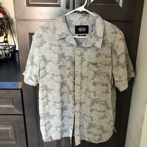 Native Youth Short Sleeve Button Up // Size XL